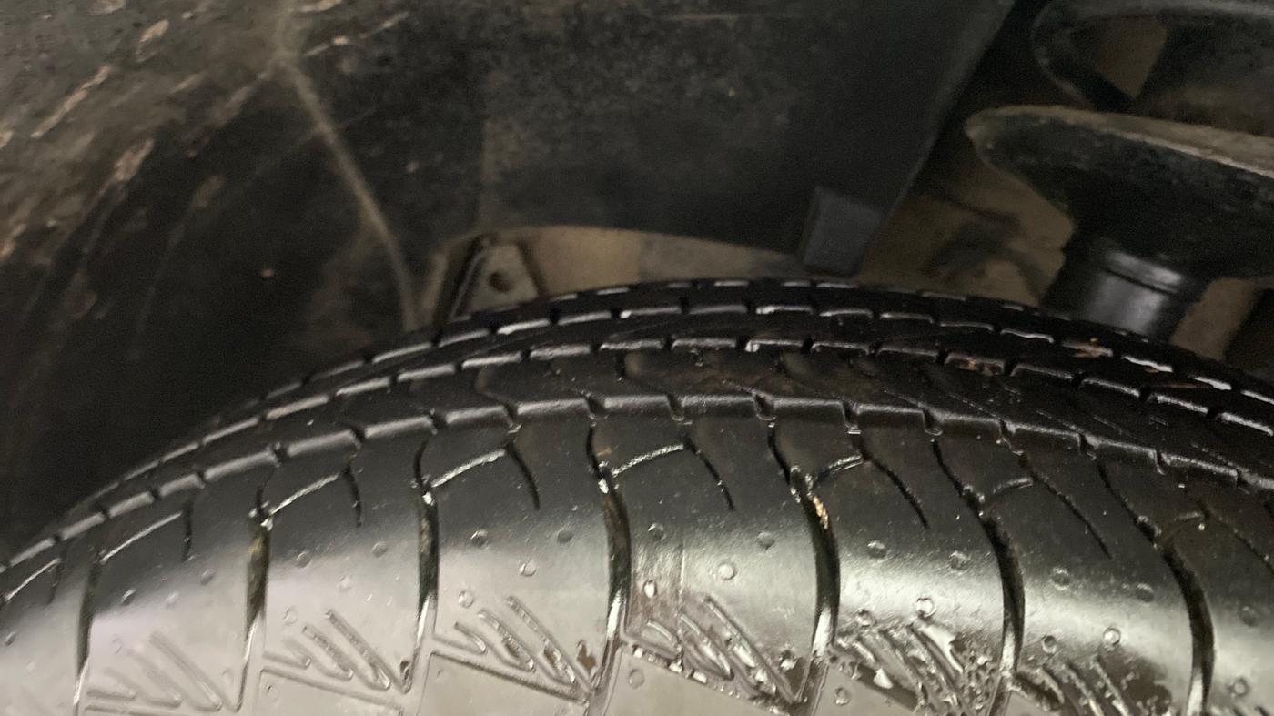 2018 Renault Duster RXS CVT, Petrol, Automatic, 1,19,928 km, Left Front Tyre Tread