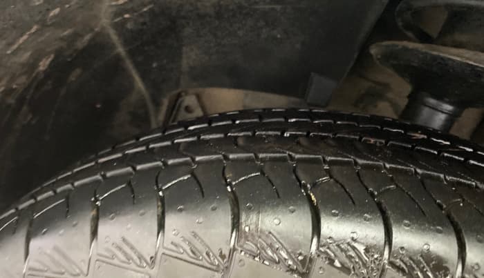 2018 Renault Duster RXS CVT, Petrol, Automatic, 1,19,928 km, Left Front Tyre Tread