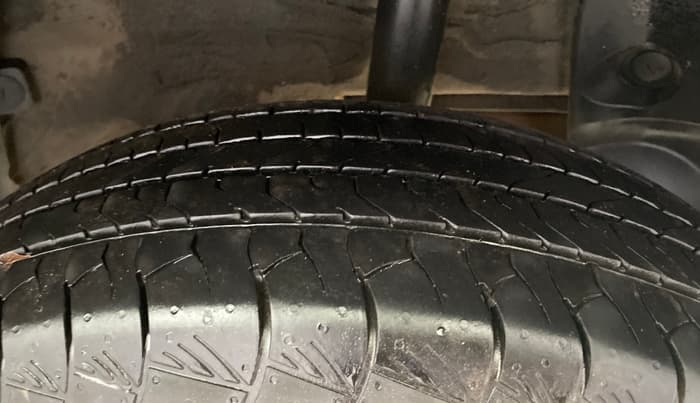 2018 Renault Duster RXS CVT, Petrol, Automatic, 1,19,928 km, Left Rear Tyre Tread