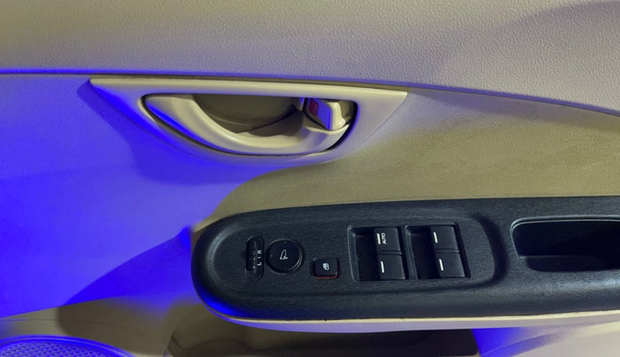 2015 Honda Amaze 1.2L I-VTEC S, Petrol, Manual, 1,22,963 km, Driver Side Door Panels Control