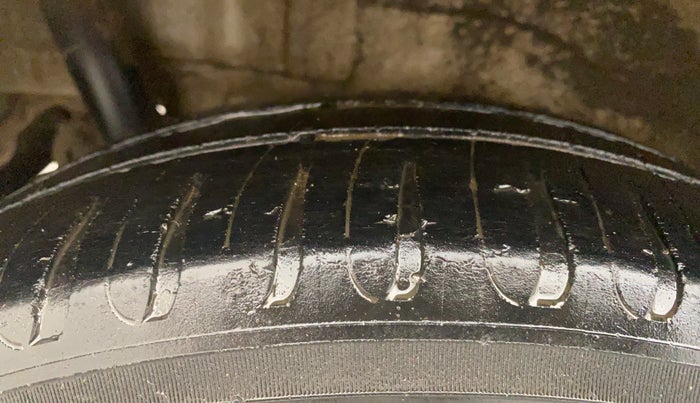 2016 Maruti Wagon R 1.0 VXI AMT, Petrol, Automatic, 66,301 km, Right Rear Tyre Tread