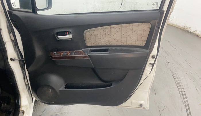 2016 Maruti Wagon R 1.0 VXI AMT, Petrol, Automatic, 66,301 km, Driver Side Door Panels Control