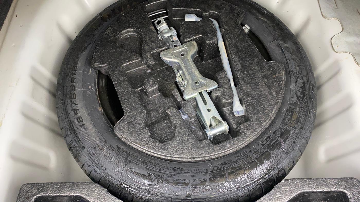 2023 Maruti Ciaz ALPHA  AT 1.5 SHVS PETROL, Petrol, Automatic, 37,327 km, Spare Tyre