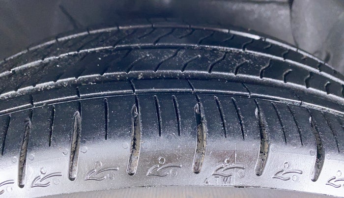 2020 Hyundai AURA SX+ AT, Petrol, Automatic, 2,308 km, Right Front Tyre Tread