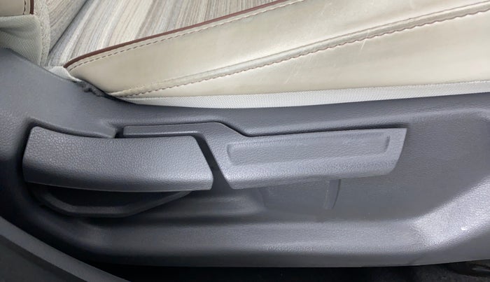 2020 Hyundai AURA SX+ AT, Petrol, Automatic, 2,308 km, Driver Side Adjustment Panel