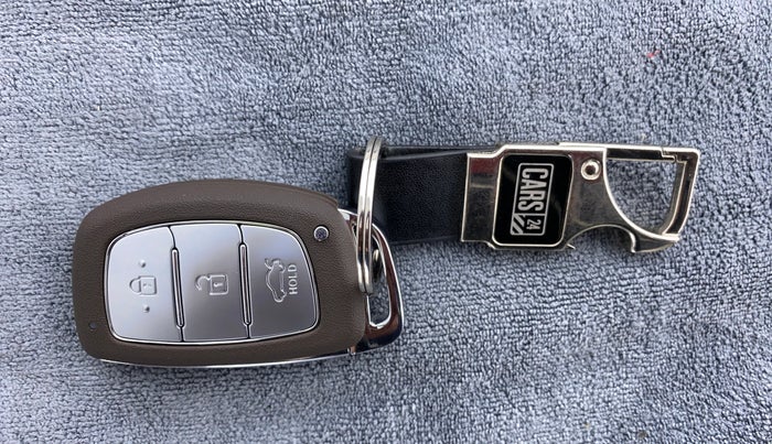 2020 Hyundai AURA SX+ AT, Petrol, Automatic, 2,308 km, Key Close Up