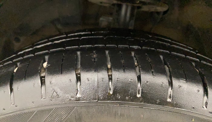 2022 Maruti Baleno ALPHA PETROL 1.2, Petrol, Manual, 20,740 km, Left Front Tyre Tread