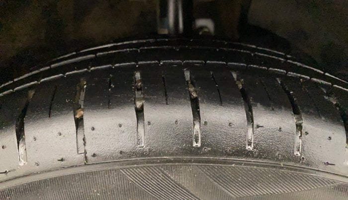 2022 Maruti Baleno ALPHA PETROL 1.2, Petrol, Manual, 20,740 km, Right Front Tyre Tread