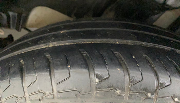 2021 Maruti Swift LXI, Petrol, Manual, 43,062 km, Left Rear Tyre Tread