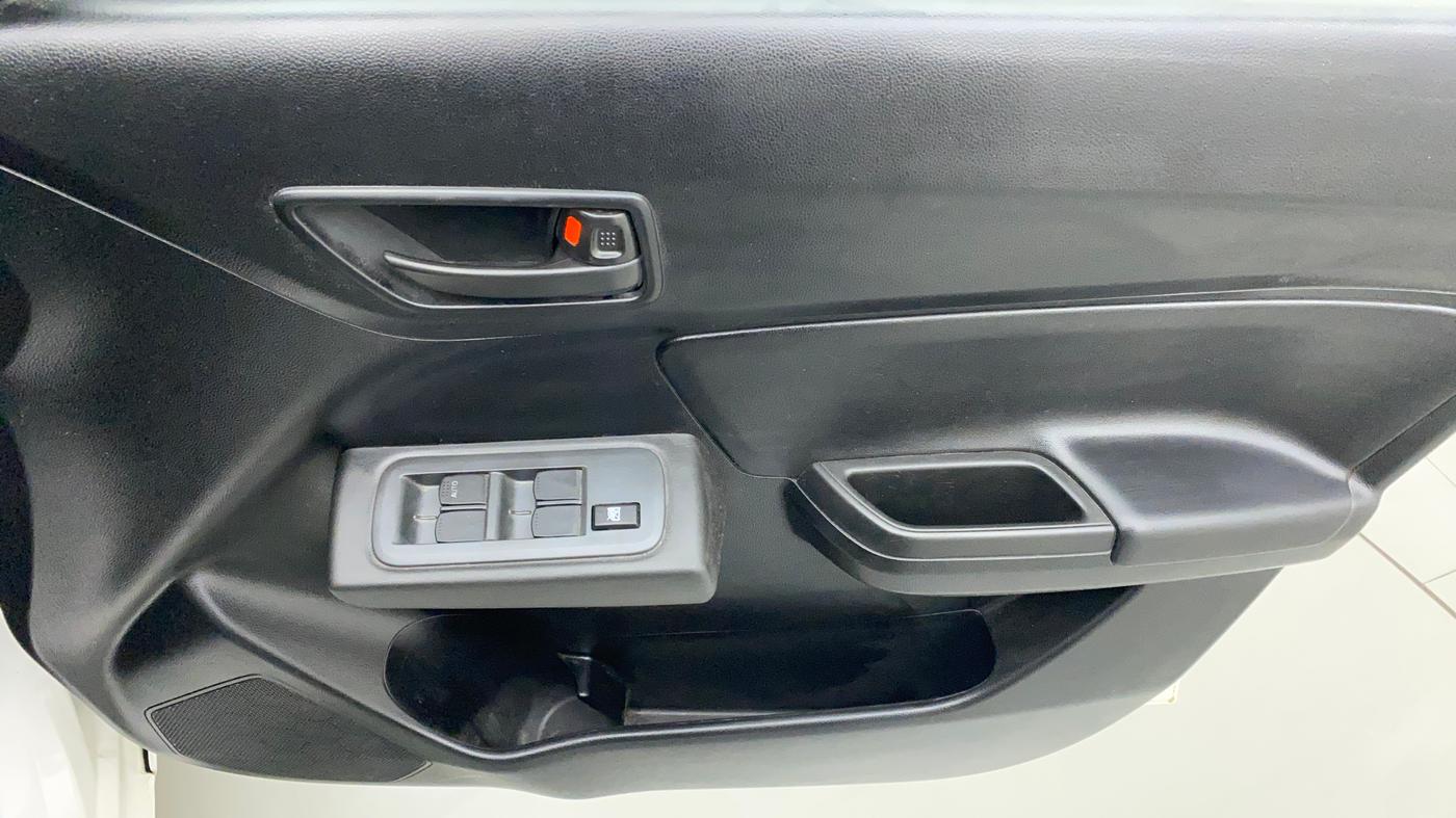 2021 Maruti Swift LXI, Petrol, Manual, 43,062 km, Driver Side Door Panels Control