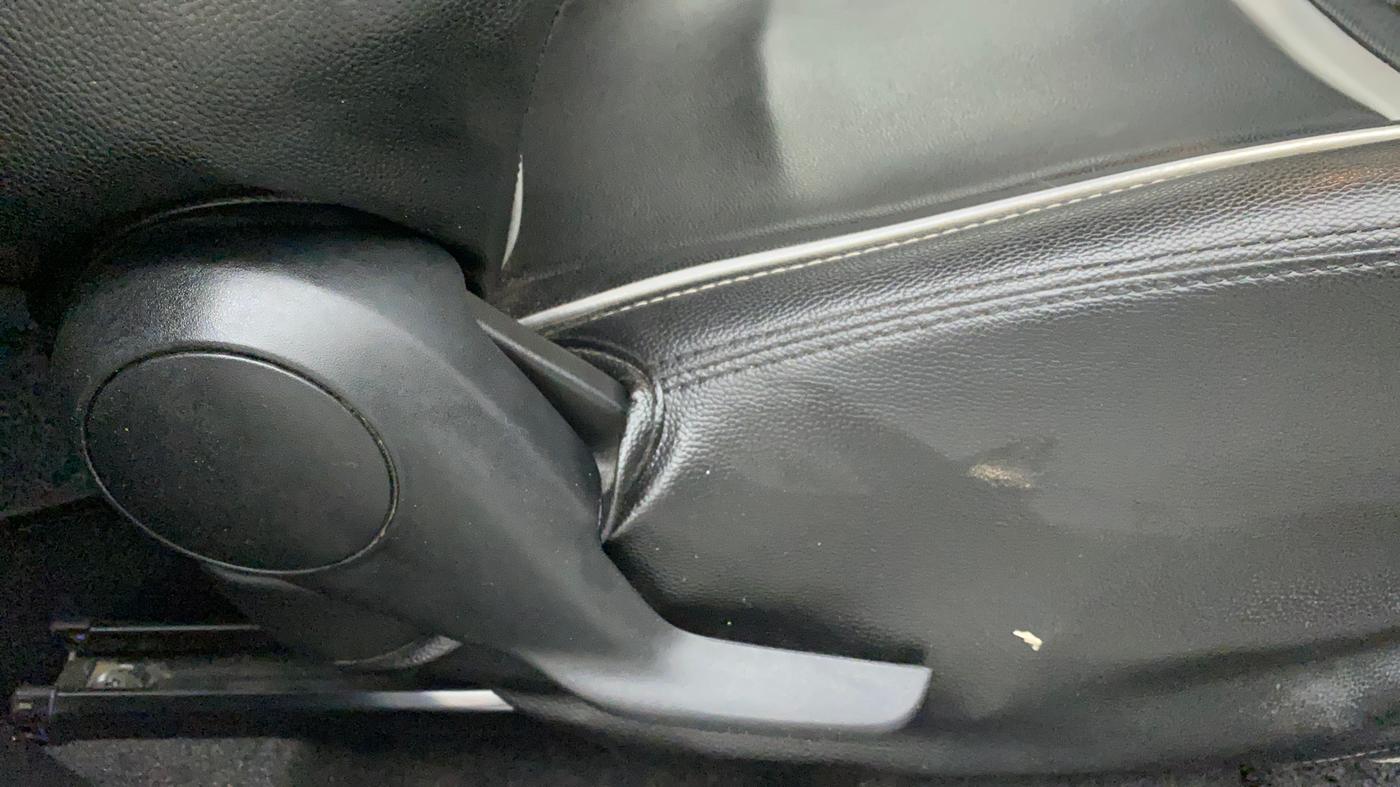2021 Maruti Swift LXI, Petrol, Manual, 43,062 km, Driver Side Adjustment Panel