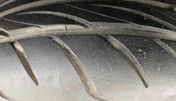 2024 Maruti Swift ZXi Plus Dual Tone AMT, Petrol, Automatic, 14,733 km, Left Rear Tyre Tread