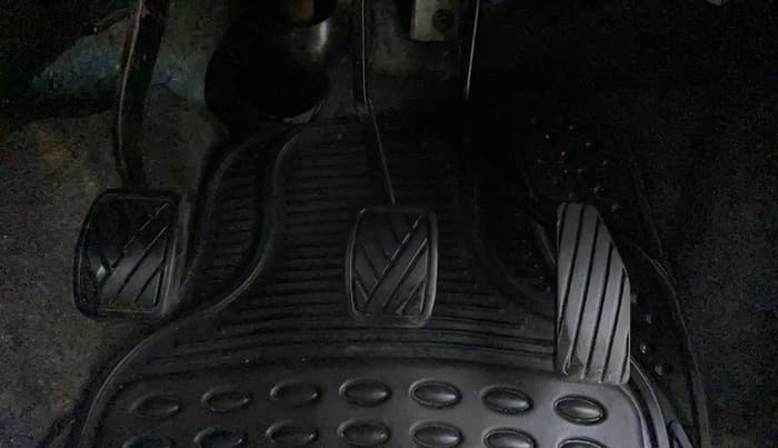 2012 Maruti Wagon R 1.0 VXI, Petrol, Manual, 38,843 km, Pedals