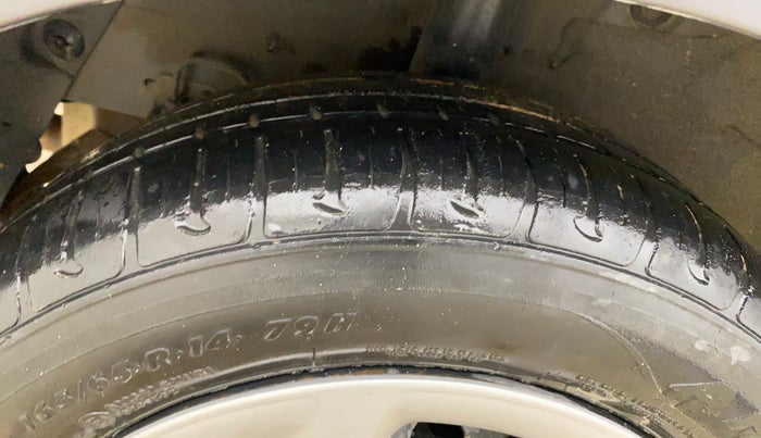 2017 Hyundai Grand i10 SPORTZ 1.2 KAPPA VTVT, CNG, Manual, 51,601 km, Right Rear Tyre Tread