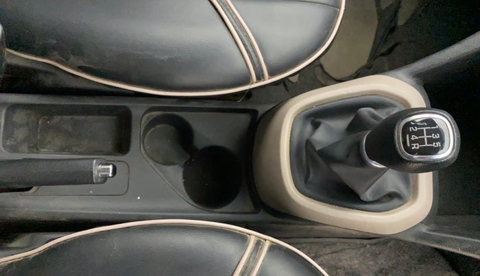 2017 Hyundai Grand i10 SPORTZ 1.2 KAPPA VTVT, CNG, Manual, 51,601 km, Gear Lever