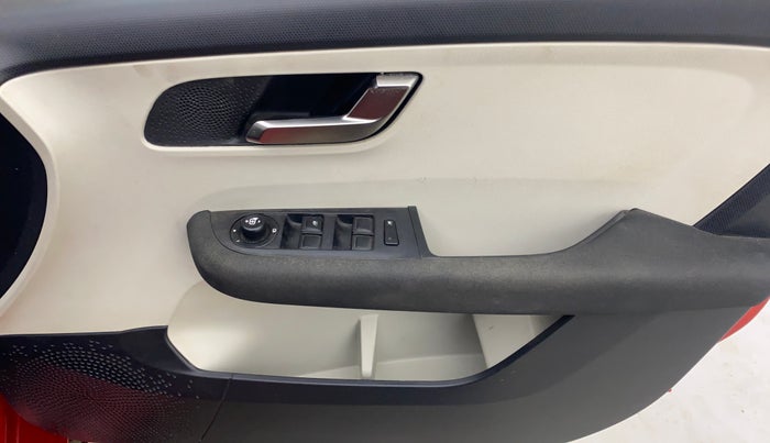 2022 Tata ALTROZ XZ PETROL, Petrol, Manual, 45,554 km, Driver Side Door Panels Control