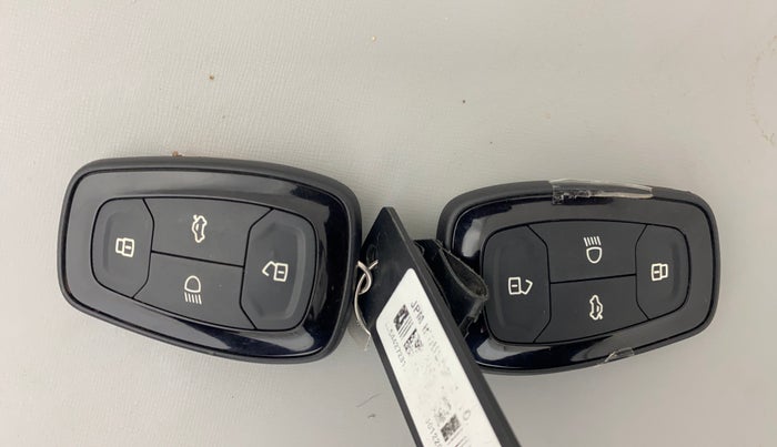 2022 Tata ALTROZ XZ PETROL, Petrol, Manual, 45,554 km, Key Close Up