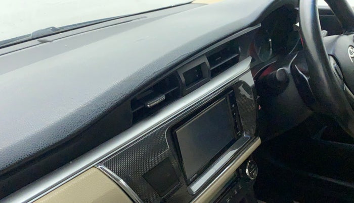 2014 Toyota Corolla Altis VL CVT PETROL, Petrol, Automatic, 59,412 km, AC Unit - Front vent has minor damage