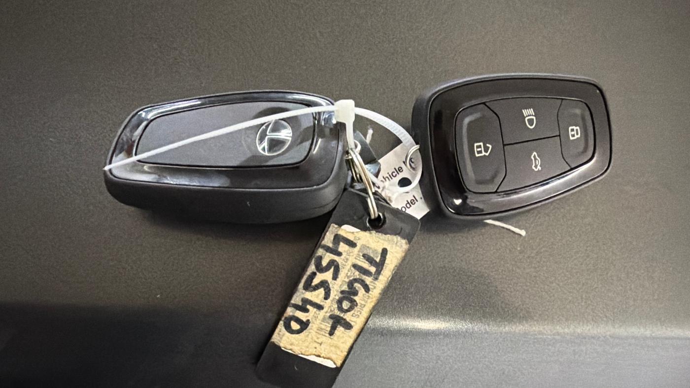 2023 Tata TIGOR XZA PLUS PETROL, Petrol, Automatic, 16,587 km, Key Close Up