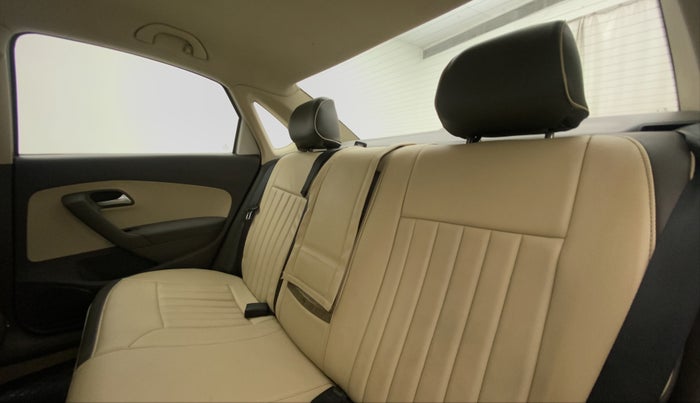 2012 Volkswagen Vento HIGHLINE 1.6 MPI, Petrol, Manual, 61,530 km, Right Side Rear Door Cabin