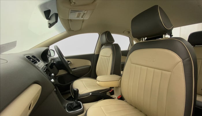 2012 Volkswagen Vento HIGHLINE 1.6 MPI, Petrol, Manual, 61,530 km, Right Side Front Door Cabin