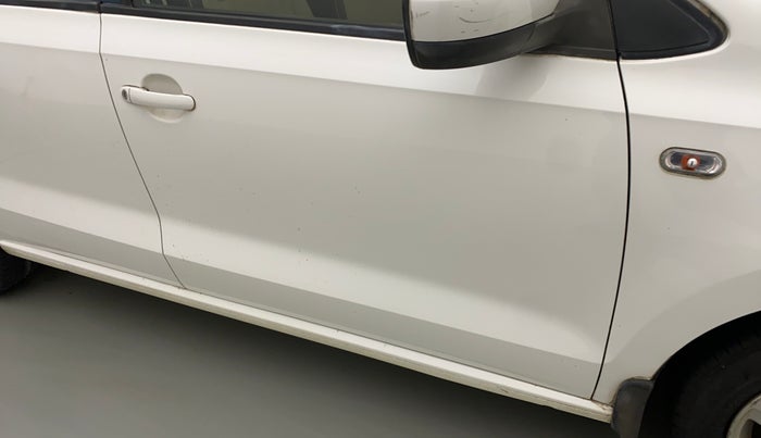 2012 Volkswagen Vento HIGHLINE 1.6 MPI, Petrol, Manual, 61,530 km, Driver-side door - Paint has faded
