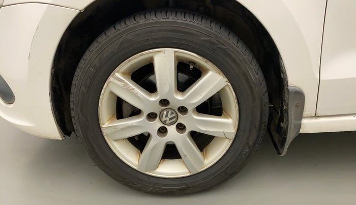 2012 Volkswagen Vento HIGHLINE 1.6 MPI, Petrol, Manual, 61,530 km, Left Front Wheel