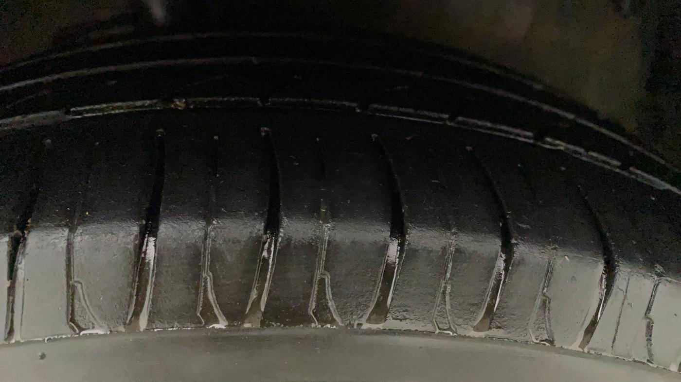 2015 Maruti Celerio VXI CNG, CNG, Manual, 78,939 km, Right Front Tyre Tread