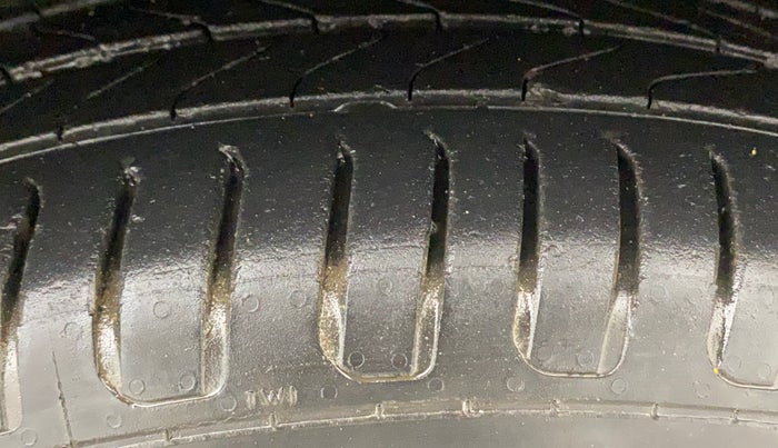 2018 Hyundai Creta E PLUS 1.6 PETROL, Petrol, Manual, 59,353 km, Right Front Tyre Tread