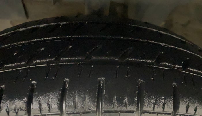 2018 Renault Kwid RXT 0.8, Petrol, Manual, 40,966 km, Left Front Tyre Tread