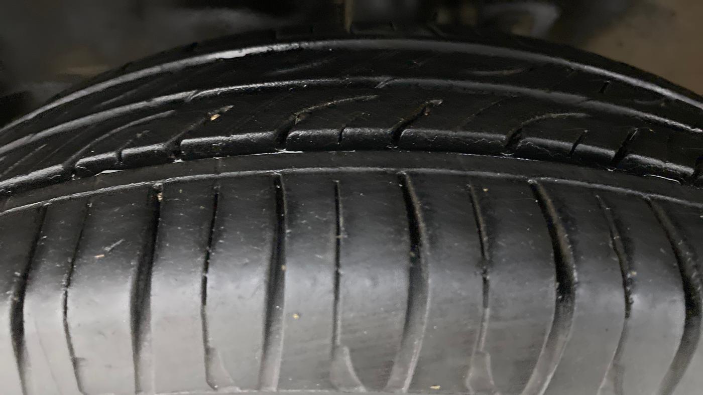 2016 Maruti Wagon R 1.0 VXI, Petrol, Manual, 52,607 km, Left Front Tyre Tread