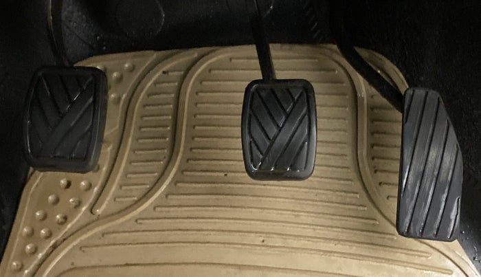 2016 Maruti Wagon R 1.0 VXI, Petrol, Manual, 52,607 km, Pedals