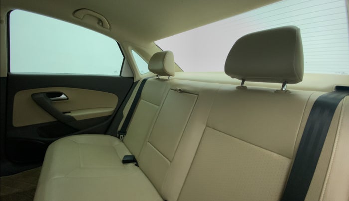 2020 Volkswagen Vento HIGHLINE 1.0 AT, Petrol, Automatic, 17,772 km, Right Side Door Cabin View