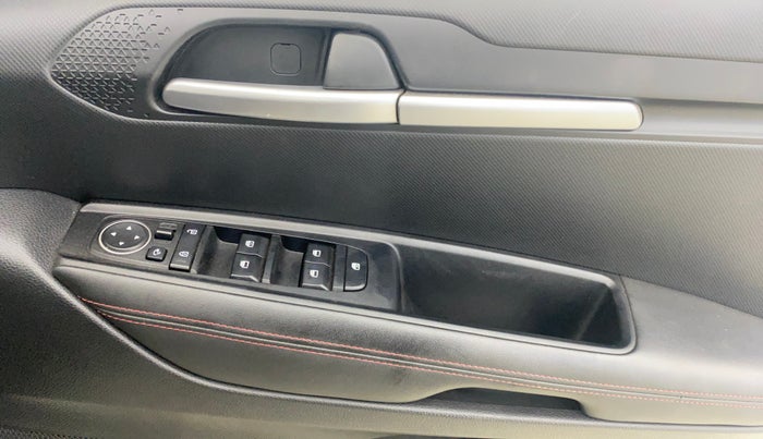 2020 KIA SONET GTX PLUS 1.0 DCT, Petrol, Automatic, 69,318 km, Driver Side Door Panels Control