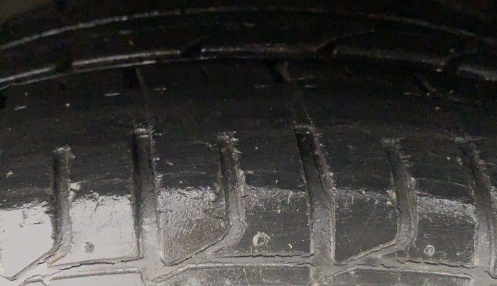 2012 Hyundai Verna FLUIDIC 1.6 VTVT SX, Petrol, Manual, 24,240 km, Left Front Tyre Tread