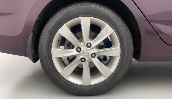 2012 Hyundai Verna FLUIDIC 1.6 VTVT SX, Petrol, Manual, 24,240 km, Right Rear Wheel