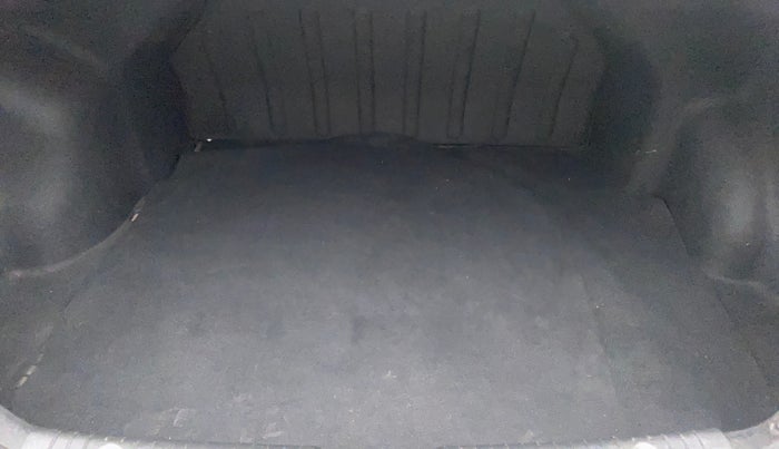 2012 Hyundai Verna FLUIDIC 1.6 VTVT SX, Petrol, Manual, 24,240 km, Boot Inside