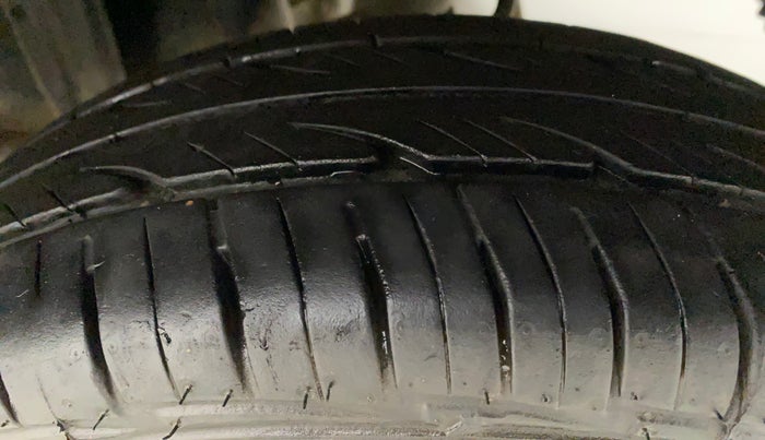 2017 Maruti Alto 800 VXI, Petrol, Manual, 60,734 km, Left Rear Tyre Tread