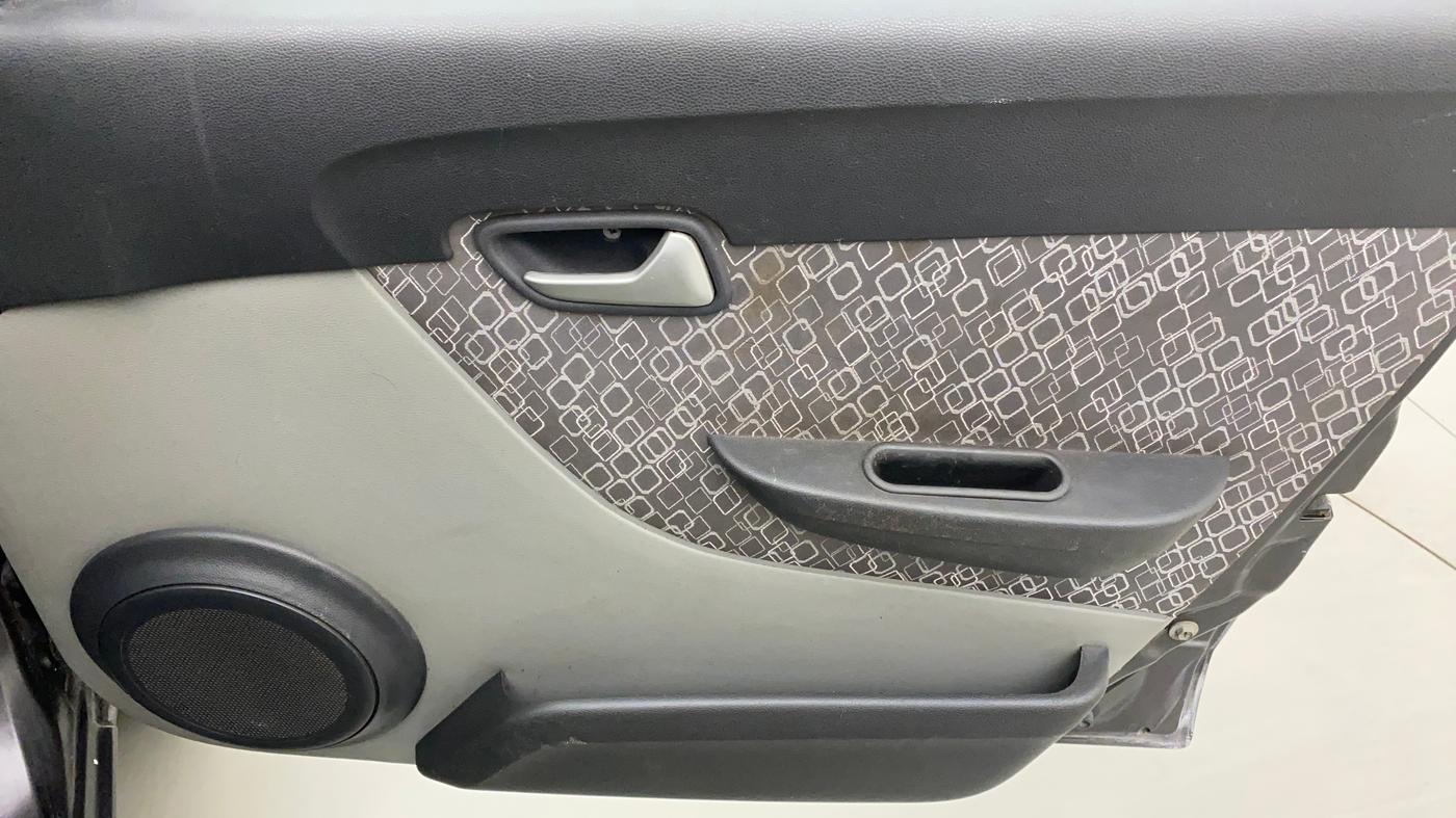 2017 Maruti Alto 800 VXI, Petrol, Manual, 60,734 km, Driver Side Door Panels Control