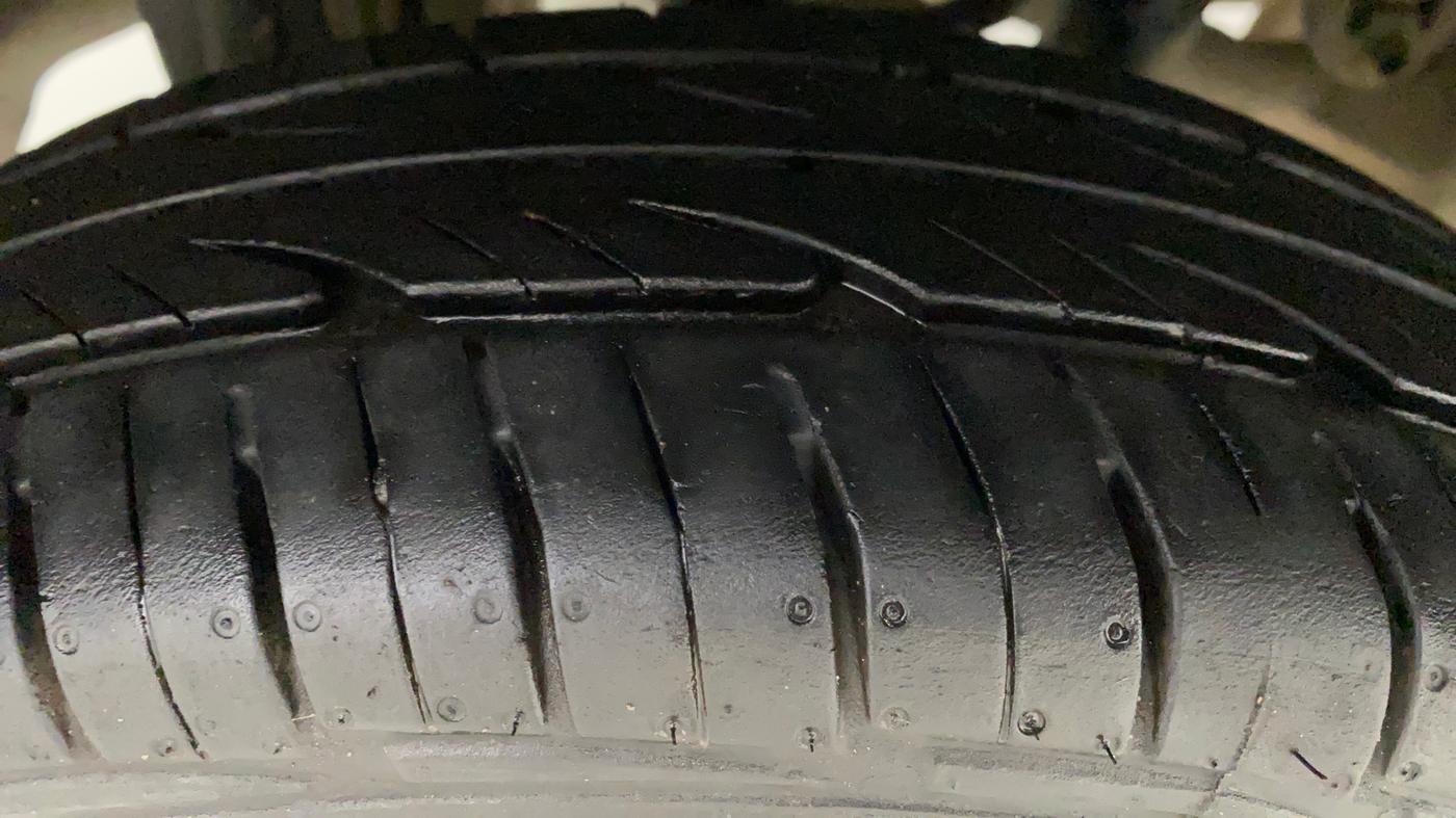 2017 Maruti Alto 800 VXI, Petrol, Manual, 60,734 km, Right Rear Tyre Tread
