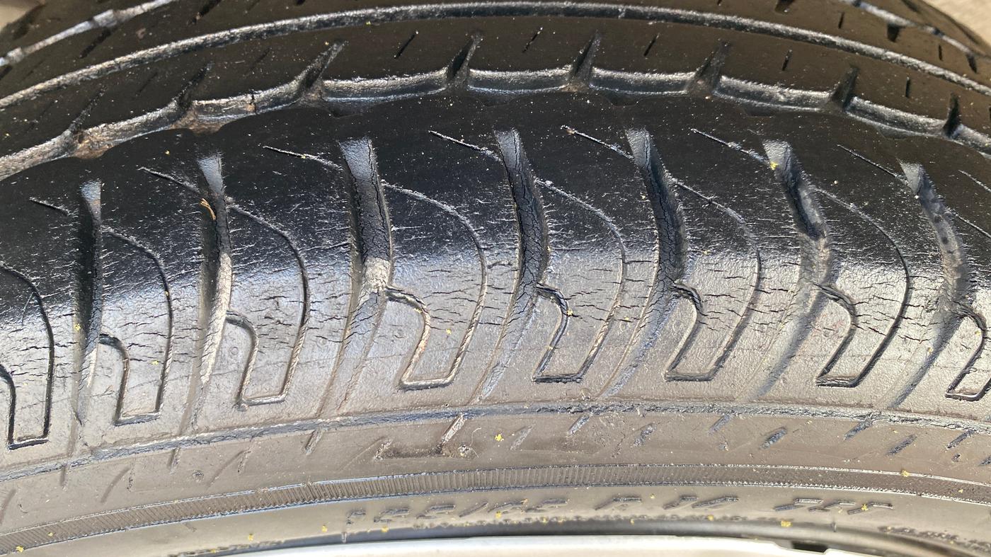 2018 Maruti Wagon R 1.0 VXI AMT, Petrol, Automatic, 25,963 km, Right Rear Tyre Tread