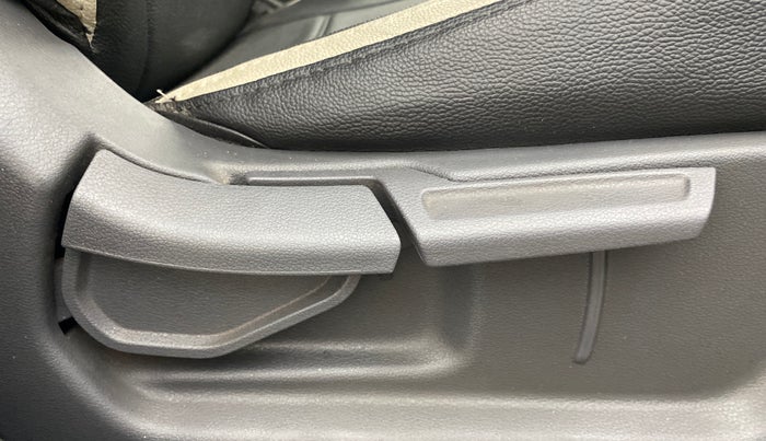 2020 Hyundai GRAND I10 NIOS SPORTZ 1.2 KAPPA VTVT, Petrol, Manual, 39,878 km, Driver Side Adjustment Panel