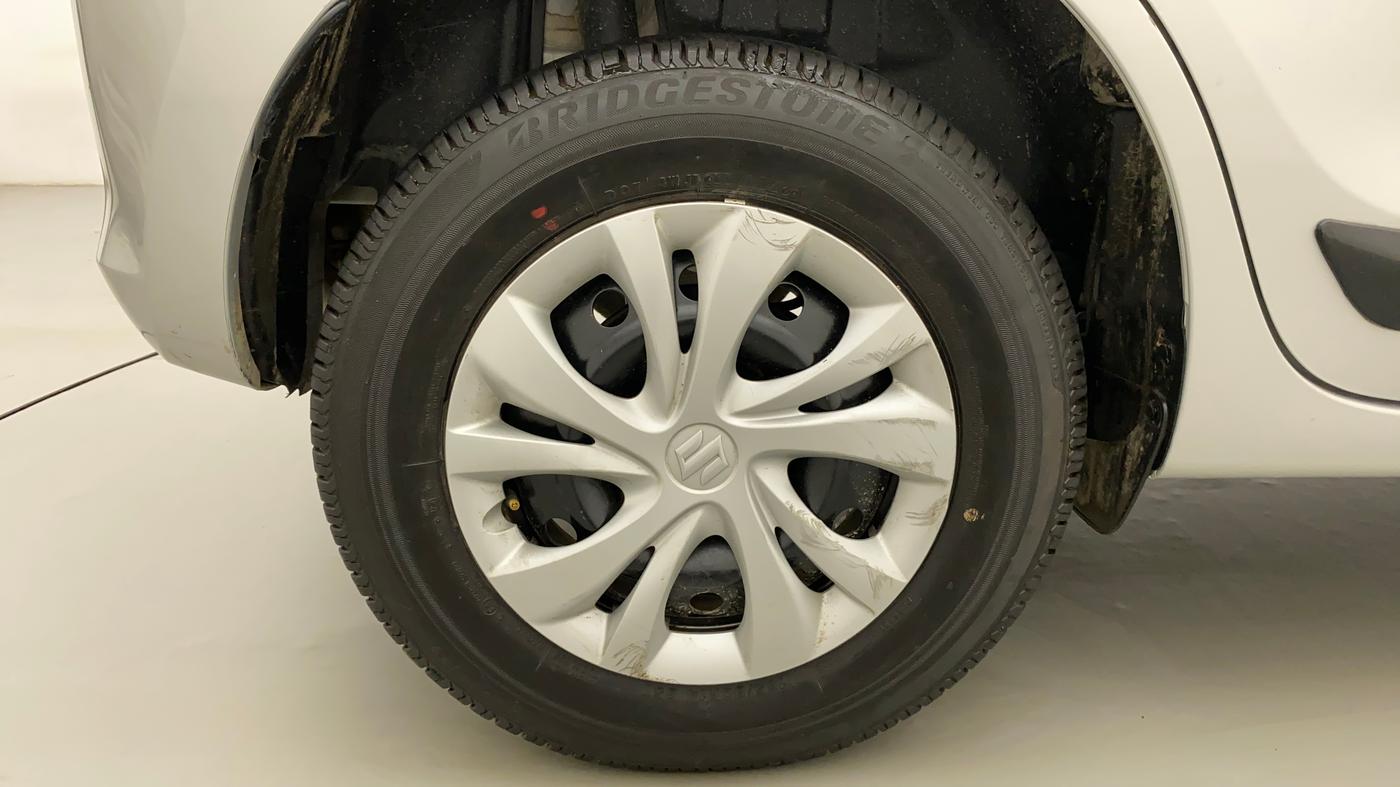 2023 Maruti Swift VXI CNG, CNG, Manual, 8,276 km, Right Rear Wheel