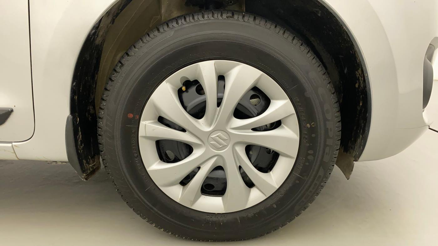 2023 Maruti Swift VXI CNG, CNG, Manual, 8,276 km, Right Front Wheel
