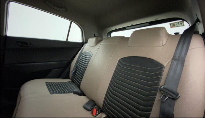 2016 Hyundai Creta E PLUS 1.6 PETROL, Petrol, Manual, 75,580 km, Right Side Rear Door Cabin