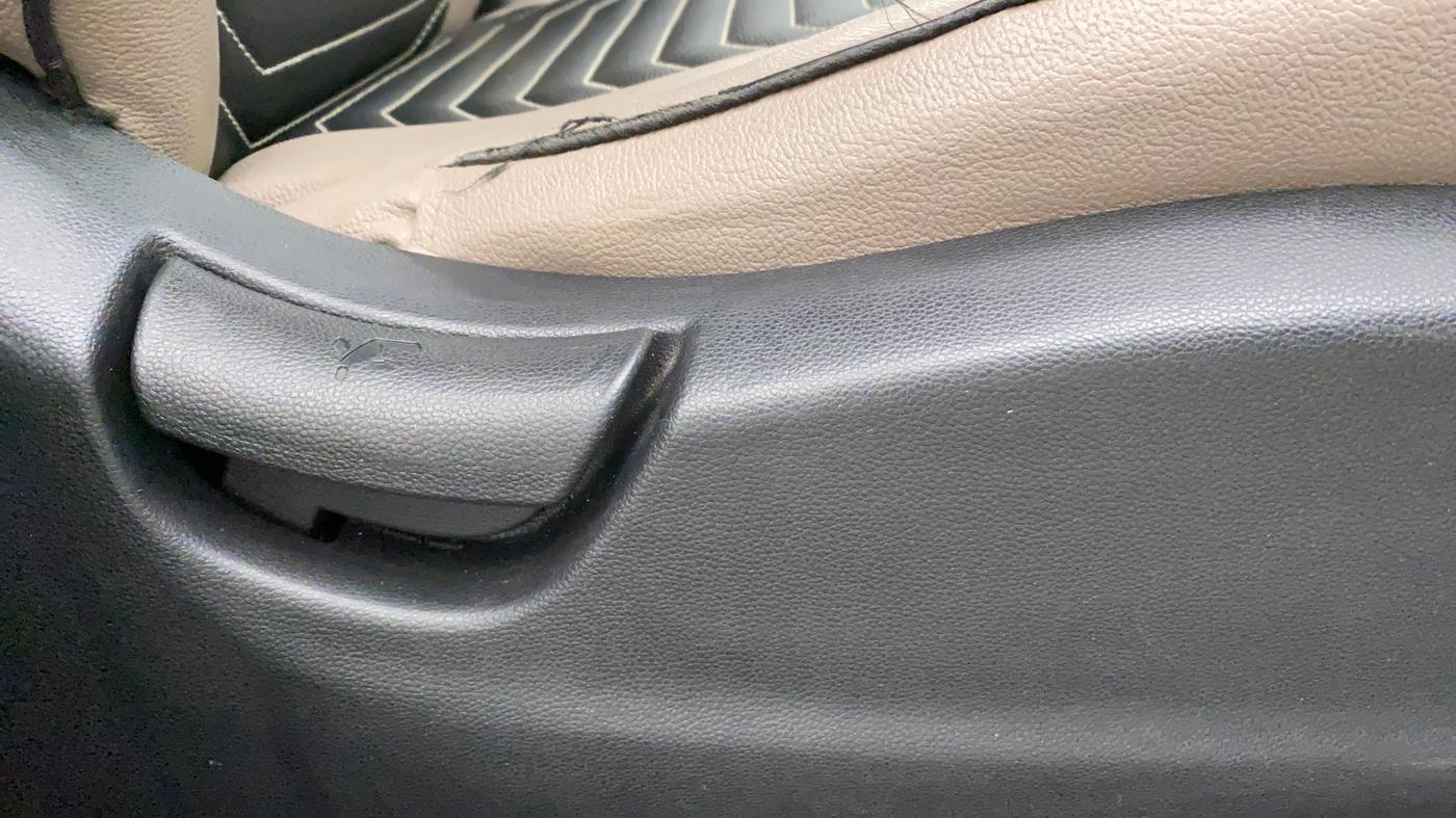 2016 Hyundai Creta E PLUS 1.6 PETROL, Petrol, Manual, 75,580 km, Driver Side Adjustment Panel