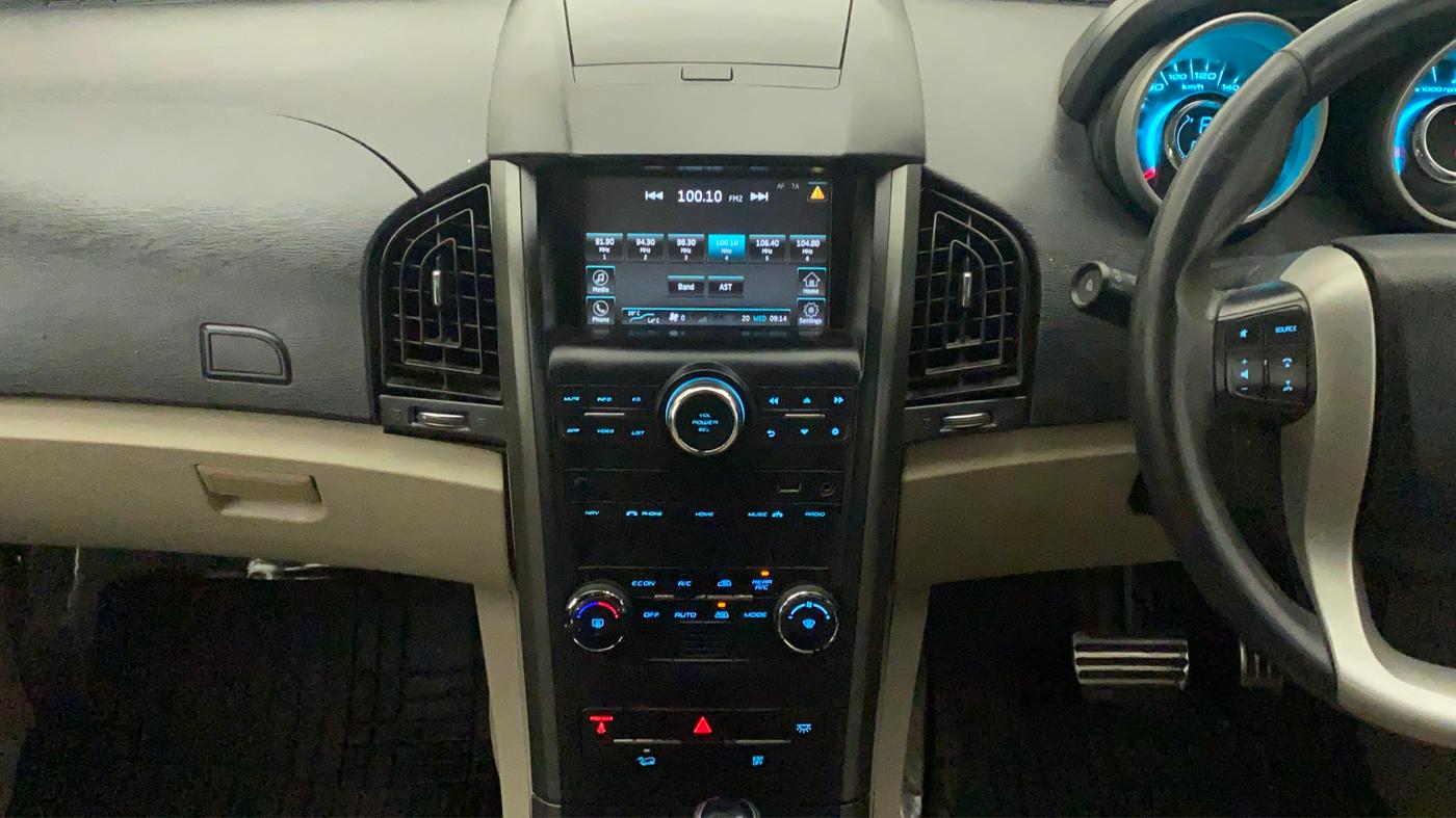 2016 Mahindra XUV500 W10 AT, Diesel, Automatic, 60,456 km, Air Conditioner