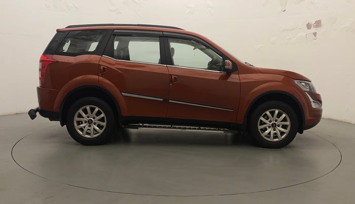 2016 Mahindra XUV500 W10 AT, Diesel, Automatic, 60,456 km, Right Side