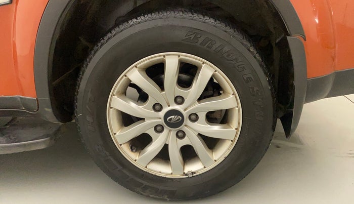 2016 Mahindra XUV500 W10 AT, Diesel, Automatic, 60,456 km, Left Rear Wheel