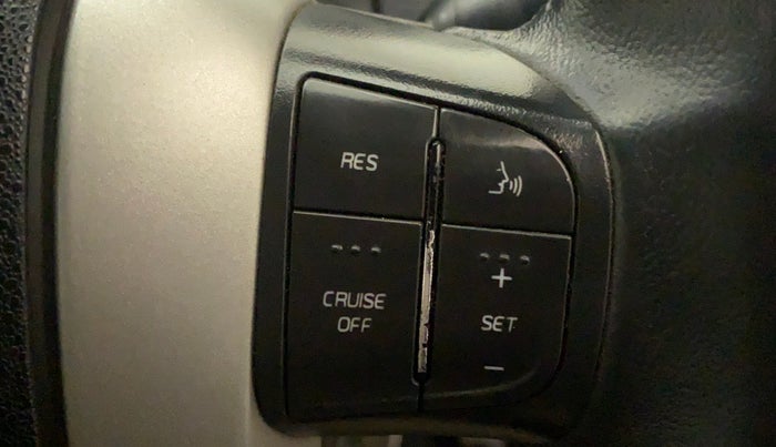 2016 Mahindra XUV500 W10 AT, Diesel, Automatic, 60,456 km, Adaptive Cruise Control